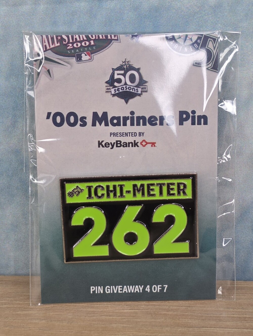 2026 Seattle Mariners Ichiro Suzuki Ichi Meter 262 00s 2000s Pin Day SGA NEW - Picture 2 of 3